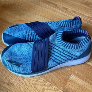 Altra Dyani Knit Women's Size 8 Blue Slip-On Running Shoes Sneakers ALW1984G440